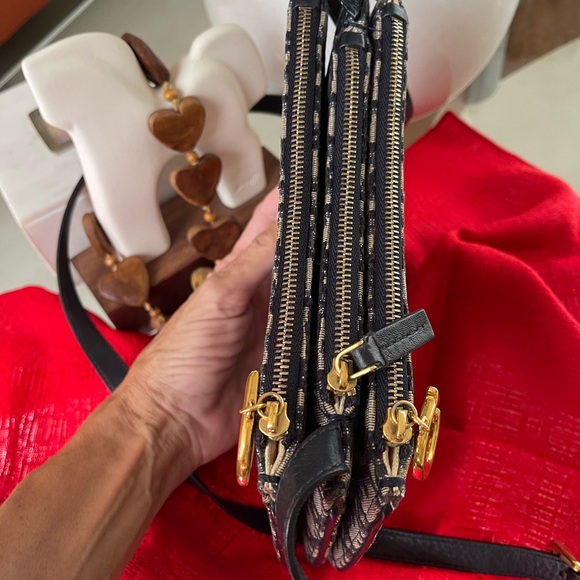 💯Authentic Christian Dior Triple Zip Crossbody Bag - Picture 5 of 10